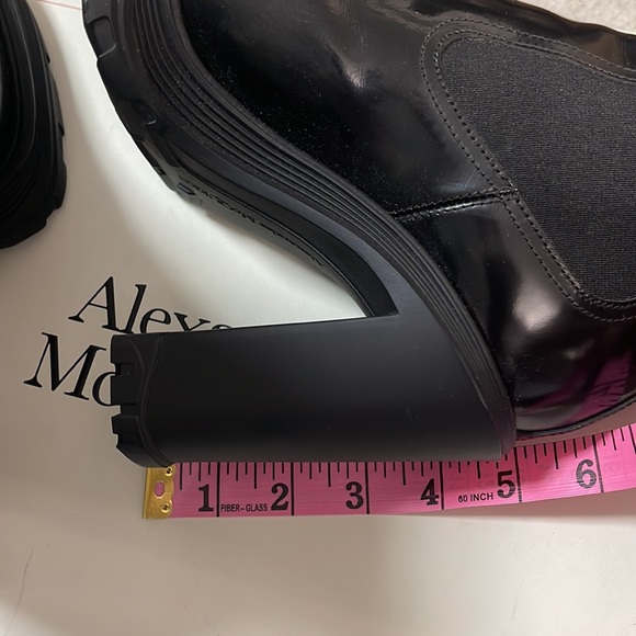Gently worn Alexander McQueen 678530WHZ84 Woman’s boot Black 38C - Picture 11 of 12